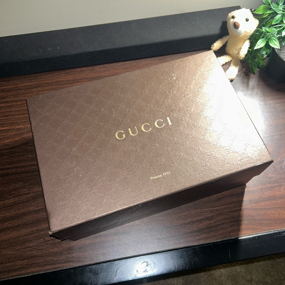 Gently Used Gucci Shoes Men’s 9-9 1/2